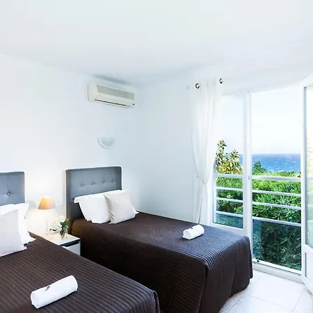 Sleeps 6 Pool Air Con Wifi